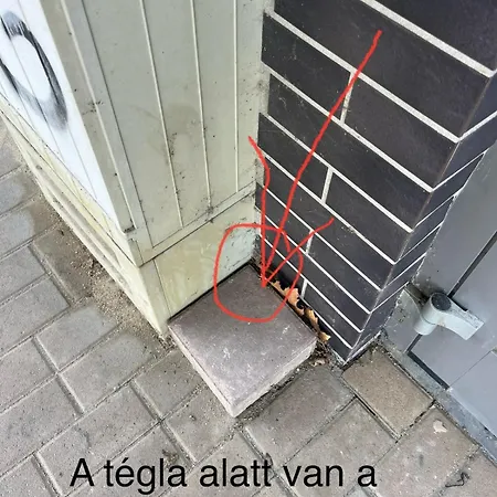 Kis Kertes Lakas Апартаменты *